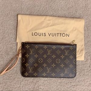 Louis Vuitton Neverfull Monogram MM Pochette